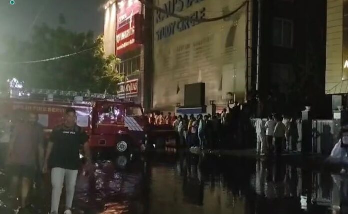 દિલ્હીના કોચિંગ સેન્ટરમાં પાણી ભરાઈ જતાં ત્રણ વિદ્યાર્થીઓના મૃત્યુ