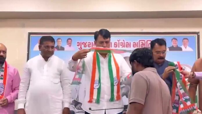 બગદાણા કેસના પીડિત નવનીત બાલધિયા જોડાયા કોંગ્રેસમાં